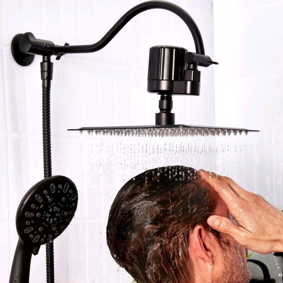 Kitsch NWT Mass Purifying Shower Filter in Black - Picture 4 of 6